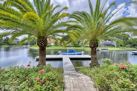 1318 Charter Ct E, Jacksonville, FL 32225