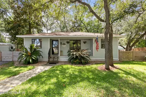 307 S 18th St, Fernandina Beach, FL 32034