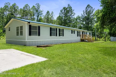 135 Pine Cone Trl, Palatka, FL 32177