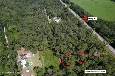 215 Ward Ave, Crescent City, FL 32112