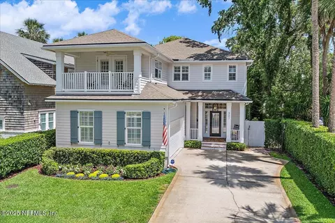 321 5th St, Atlantic Beach, FL 32233