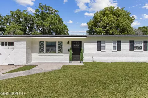 2850 Loran Dr E, Jacksonville, FL 32216