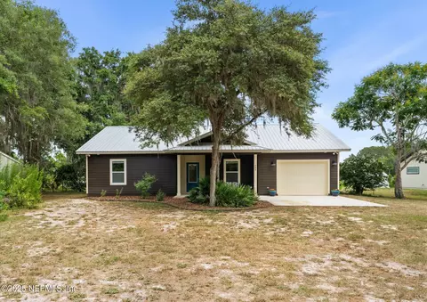 283 Riley Lake Dr, Hawthorne, FL 32640