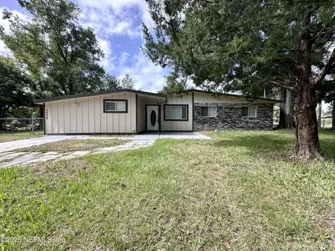 2204 Burpee Dr, Jacksonville, FL 32210