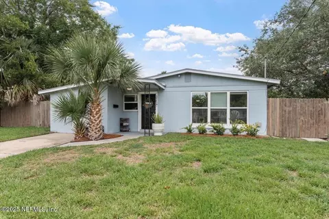 325 Sargo Rd, Atlantic Beach, FL 32233