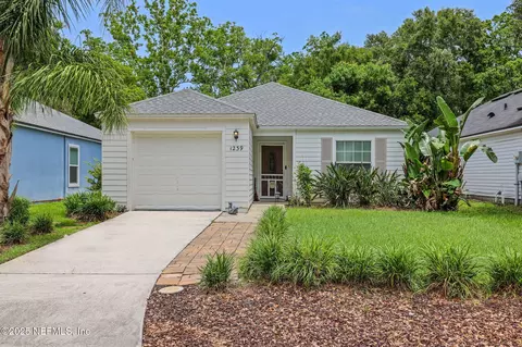 1239 Brookwood Bluff Rd E, Jacksonville, FL 32225