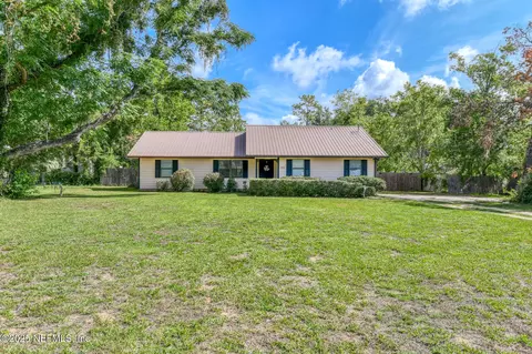 104 Crestwood Dr, Interlachen, FL 32148