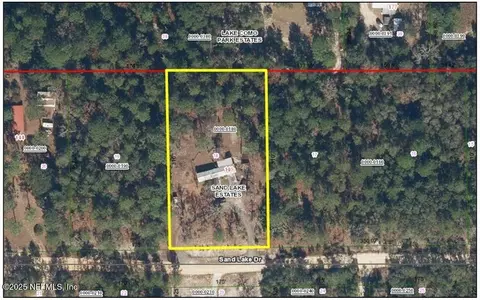 140 Sand Lake Dr, Pomona Park, FL 32181
