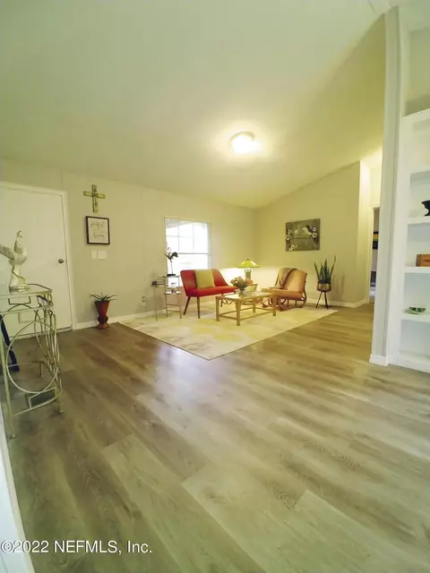 2226 Glen Gardner Dr, Jacksonville, FL 32246