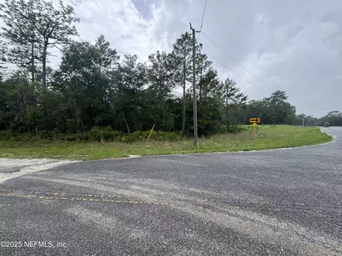 201 Hernando Dr, Florahome, FL 32140