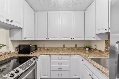 1071 Edgewood Ave S #206, Jacksonville, FL 32205