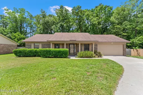 990 Chalmet Ln, Jacksonville, FL 32218