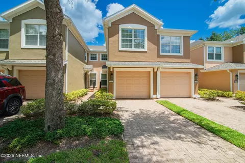 11890 Surfbird Cir #42E, Jacksonville, FL 32256
