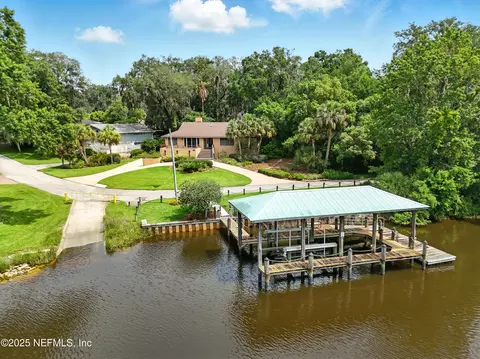5029 Glade Hill St, Jacksonville, FL 32207