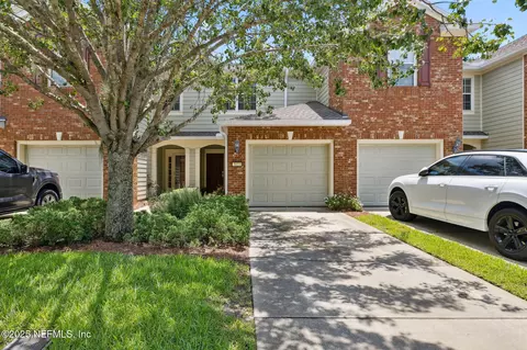 7023 Roundleaf Dr, Jacksonville, FL 32258