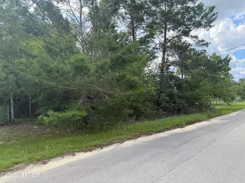 121 Istanbul St, Interlachen, FL 32148