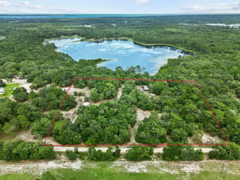 142 Porpoise Rd, Pomona Park, FL 32181