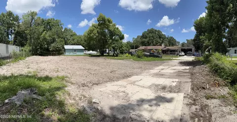 10262 Astronaut Ct, Jacksonville, FL 32225