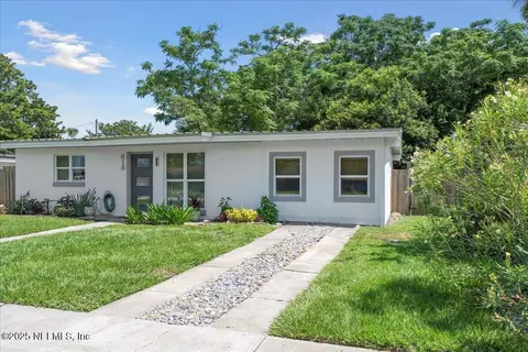 618 9th Ave N, Jacksonville Beach, FL 32250