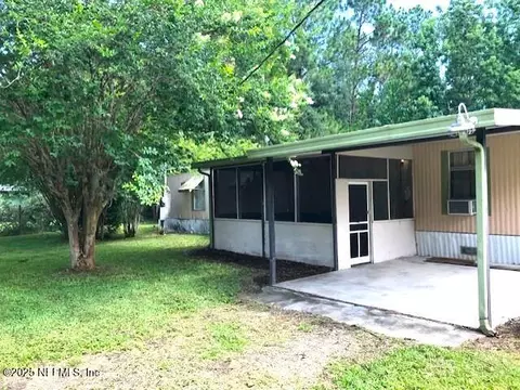 208 Tarpon Blvd, Palatka, FL 32177