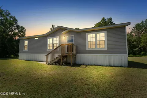 145 E Mccormick Rd, East Palatka, FL 32131