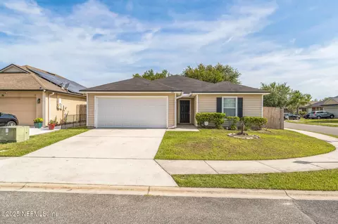 5735 Village Pond Cir, Jacksonville, FL 32222