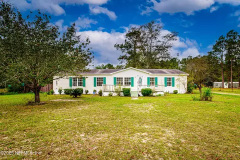 18044 Geranium Ln, Hilliard, FL 32046