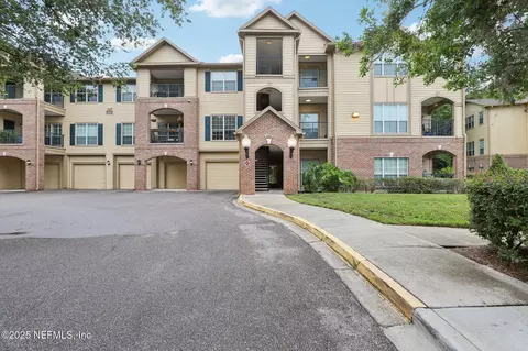 7800 Point Meadows Dr #426, Jacksonville, FL 32256