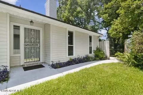 8868 Chambore Dr, Jacksonville, FL 32256