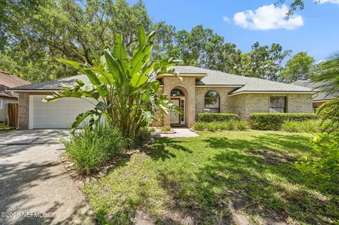 602 Hibernia Oaks Dr, Fleming Island, FL 32003