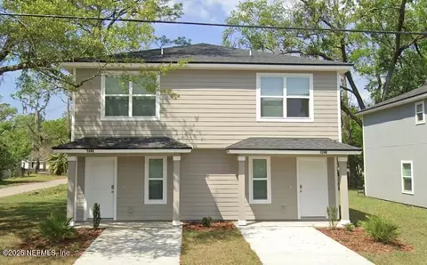1242 Pangola Dr, Jacksonville, FL 32205