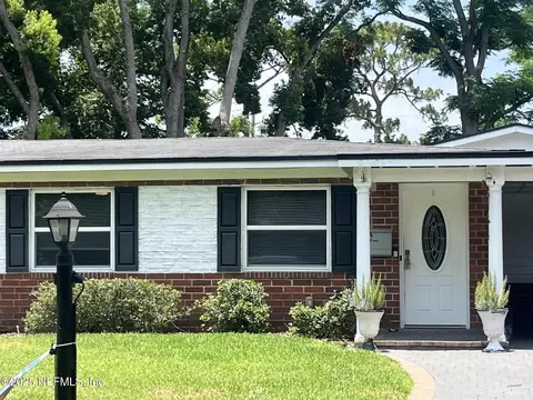 5713 Lake Lucina Dr N, Jacksonville, FL 32211