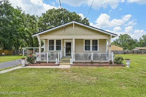 8145 Raymond St, Jacksonville, FL 32221