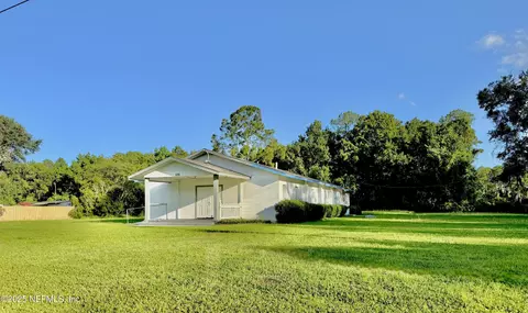 101 Sesame St, Palatka, FL 32177