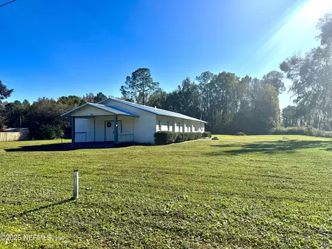 101 Sesame St, Palatka, FL 32177