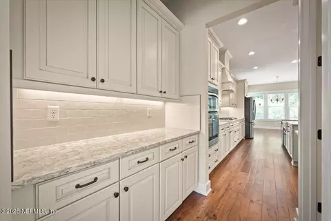 Entry Way - 305 Seahill Dr, Saint Augustine, FL 32092 photo 3 of 4