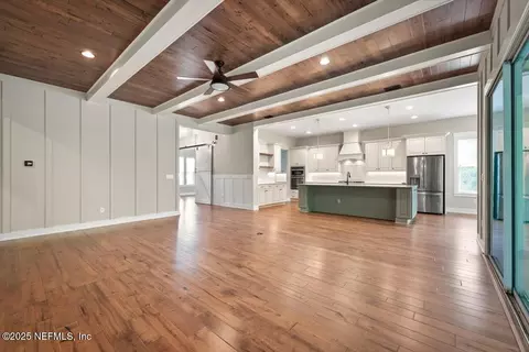 Living - 305 Seahill Dr, Saint Augustine, FL 32092 photo 5 of 7