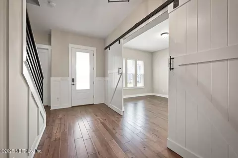 Entry Way - 305 Seahill Dr, Saint Augustine, FL 32092 photo 2 of 4