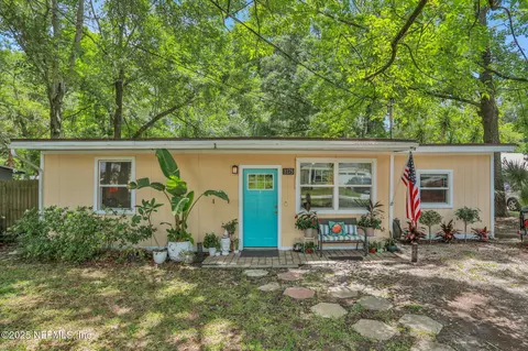 1175 Pangola Dr, Jacksonville, FL 32205