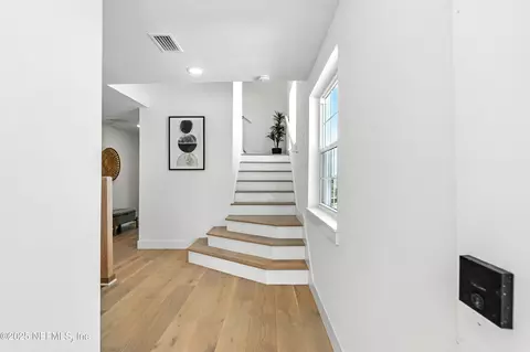 Entry Way - 47 Cortez Ave, Saint Augustine, FL 32080 photo 1 of 3