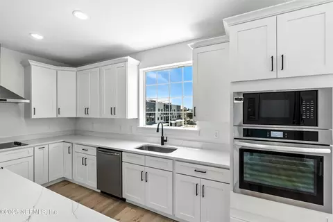Kitchen - 45 Cortez Ave, Saint Augustine, FL 32080 photo 4 of 4