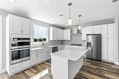 Kitchen - 15 Comares Ave, Saint Augustine, FL 32080 photo 2 of 4