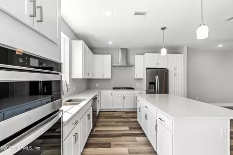 Kitchen - 15 Comares Ave, Saint Augustine, FL 32080 photo 3 of 4