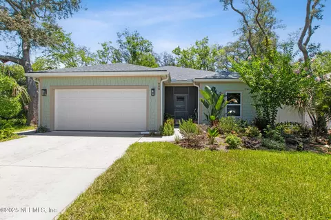 808 Division St, Fernandina Beach, FL 32034