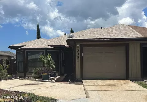 2381 Ironstone Dr E, Jacksonville, FL 32246