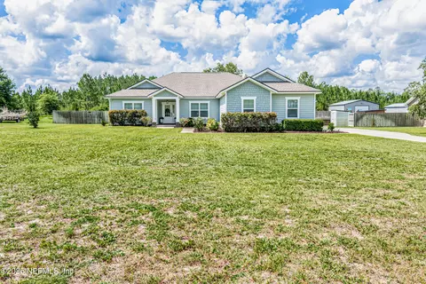 8250 S Hunters Rdg, Glen Saint Mary, FL 32040