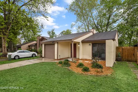 8324 Meadow Bend Ct, Jacksonville, FL 32244