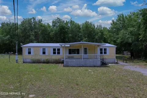 355 Hickory Nut Trl, Satsuma, FL 32189