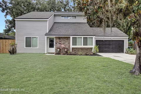 11530 W Ride Dr, Jacksonville, FL 32223