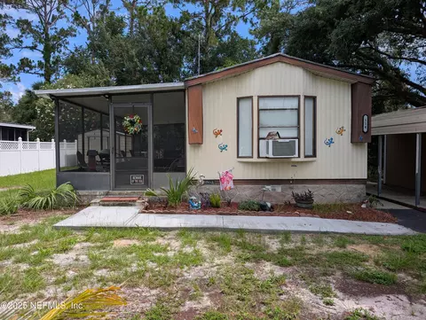 114 Ash St, Interlachen, FL 32148